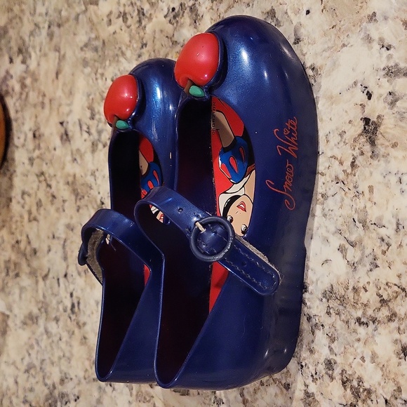 Snow white mini melissa shoes. Size 9 - Picture 3 of 5